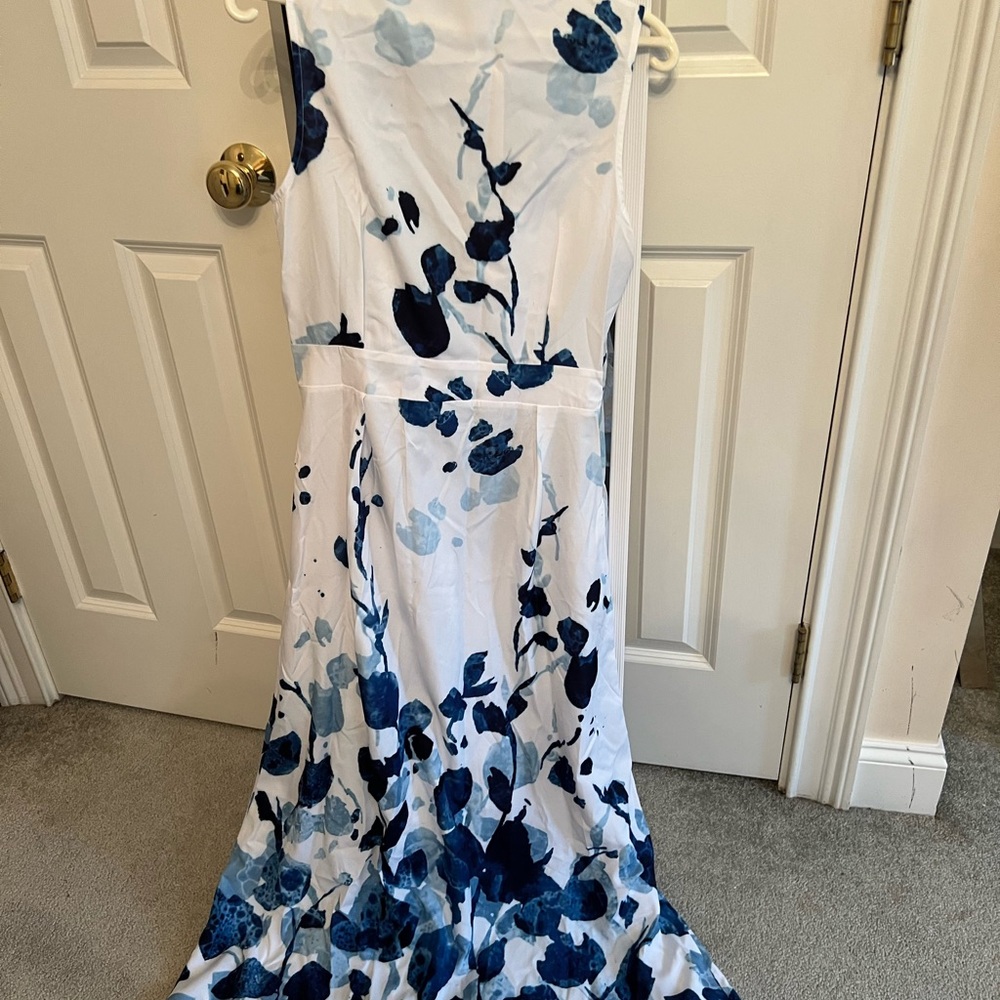 Dress - Picture 2 of 2